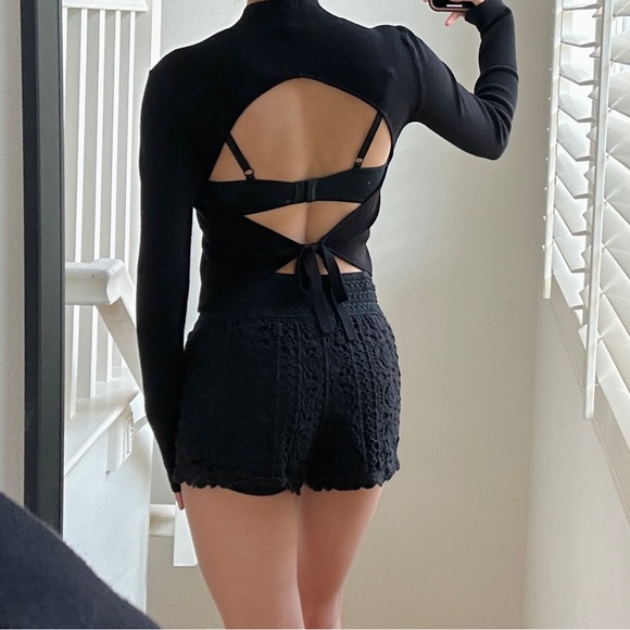 🛑LAST CHANCE🛑 NWT Black Open Back Tie Top Ribbed Knit Mock Neck - Picture 1 of 5
